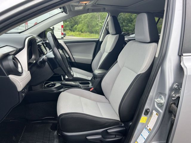 Thumbnail: 2018 Toyota RAV4 - 11