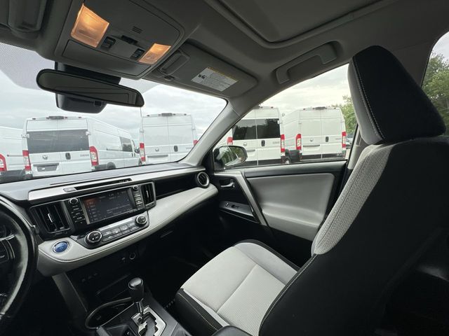Thumbnail: 2018 Toyota RAV4 - 26