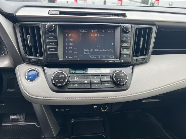 Thumbnail: 2018 Toyota RAV4 - 15