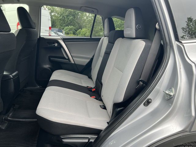 Thumbnail: 2018 Toyota RAV4 - 31