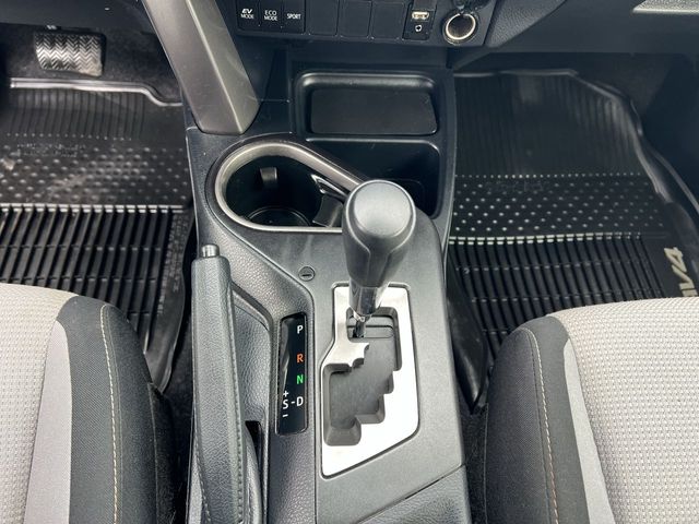 Thumbnail: 2018 Toyota RAV4 - 16