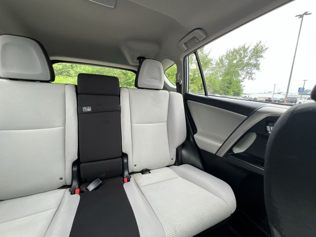 Thumbnail: 2018 Toyota RAV4 - 28