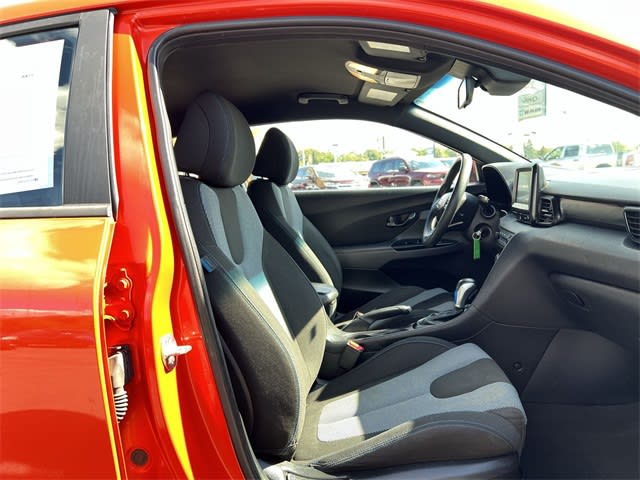 Thumbnail: 2019 Hyundai Veloster - 26