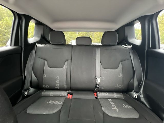 Thumbnail: 2017 Jeep Renegade - 25