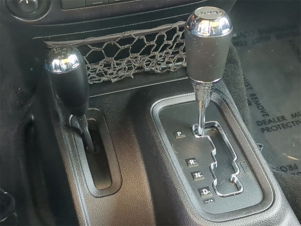 2015 Jeep Wrangler Unlimited Sport 14