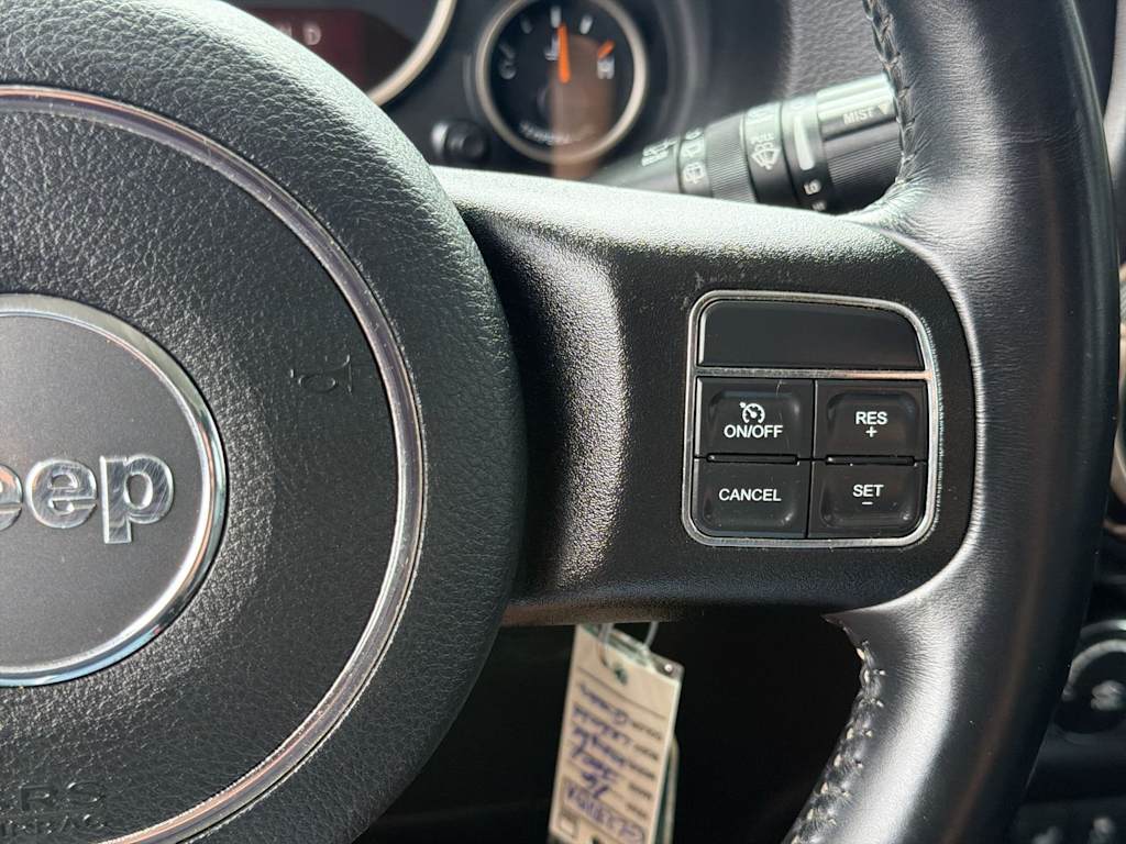Thumbnail: 2016 Jeep Wrangler - 32