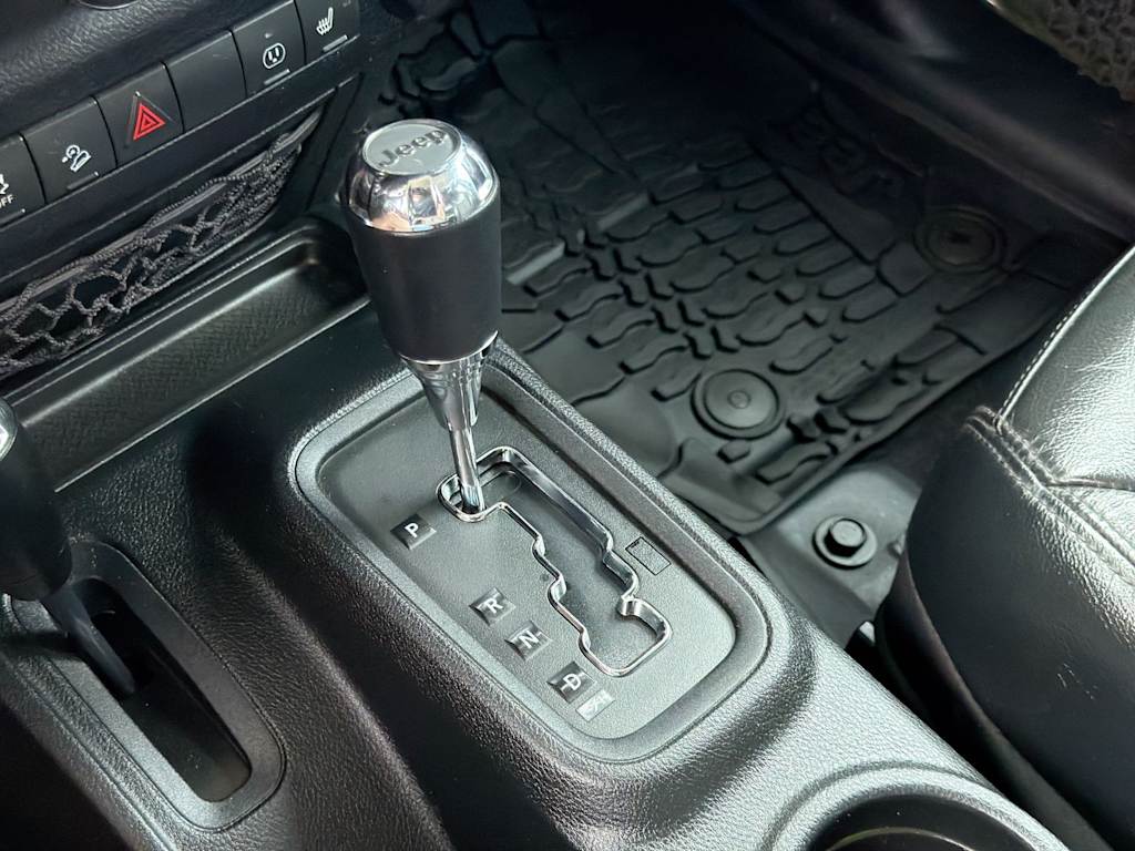 Thumbnail: 2016 Jeep Wrangler - 15