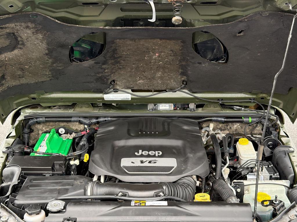 Thumbnail: 2016 Jeep Wrangler - 8