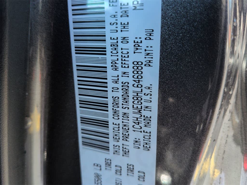 Thumbnail: 2017 Jeep Wrangler - 18