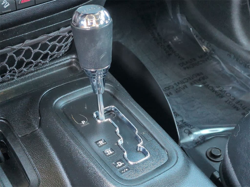 Thumbnail: 2017 Jeep Wrangler - 14