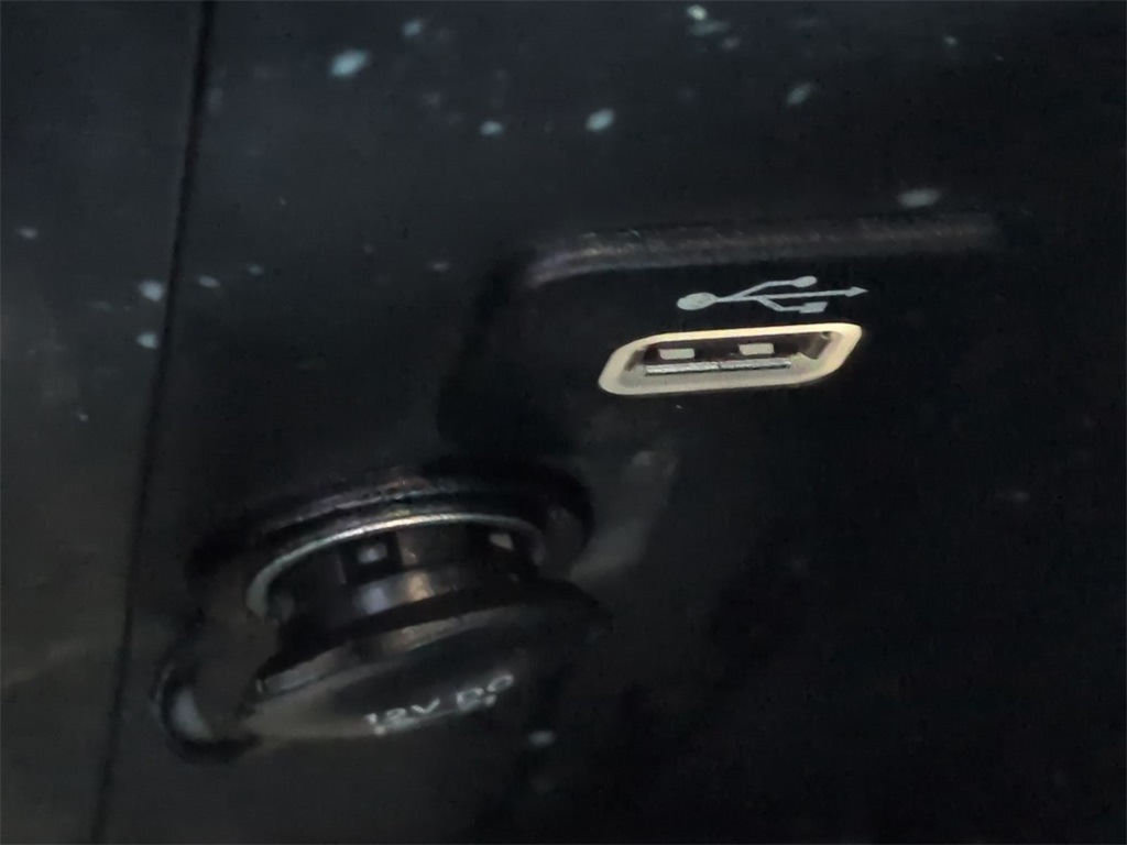 Thumbnail: 2017 Jeep Wrangler - 37