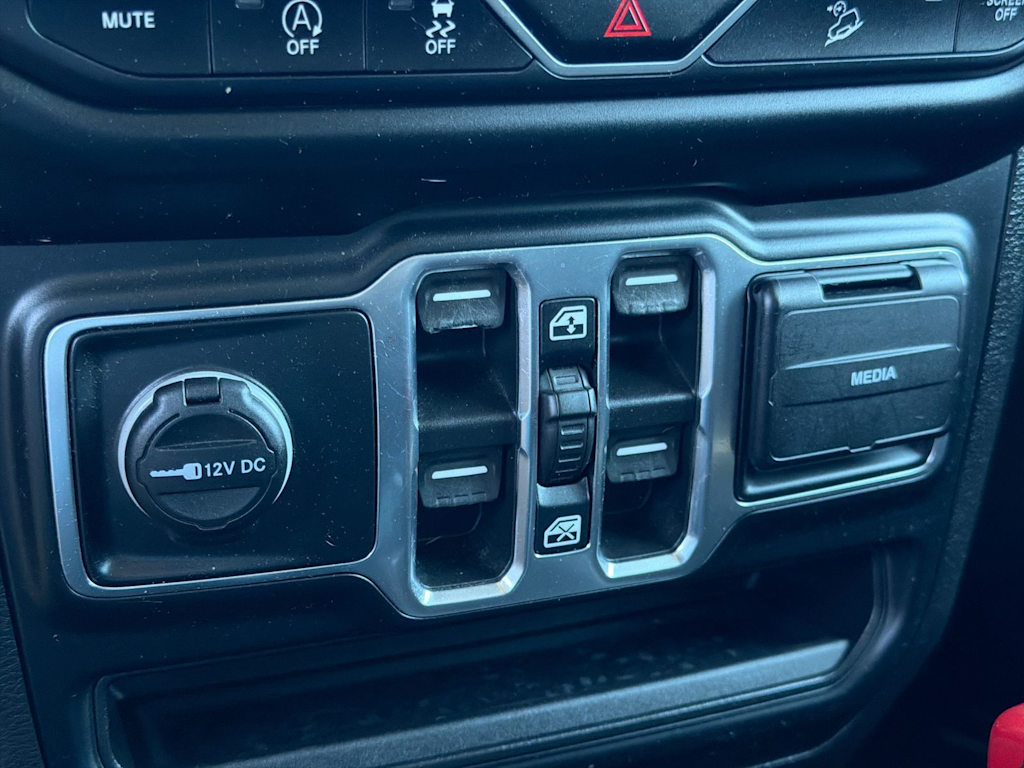 Thumbnail: 2021 Jeep Wrangler - 37