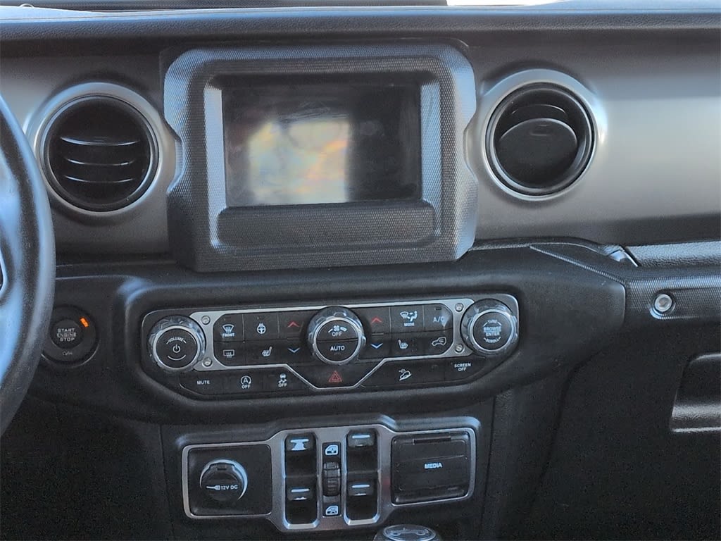 Thumbnail: 2018 Jeep Wrangler - 14