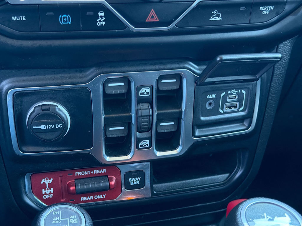 Thumbnail: 2022 Jeep Wrangler - 37