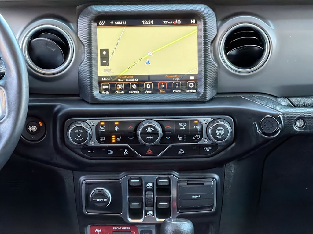 Thumbnail: 2022 Jeep Wrangler - 16
