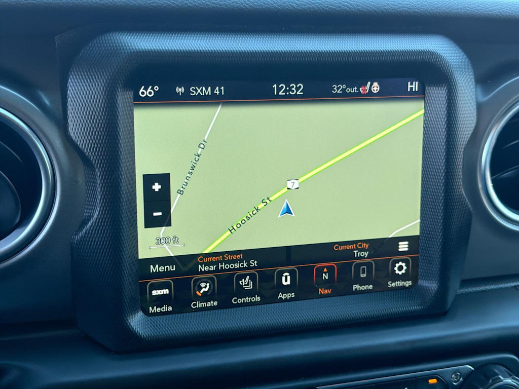 Thumbnail: 2022 Jeep Wrangler - 34