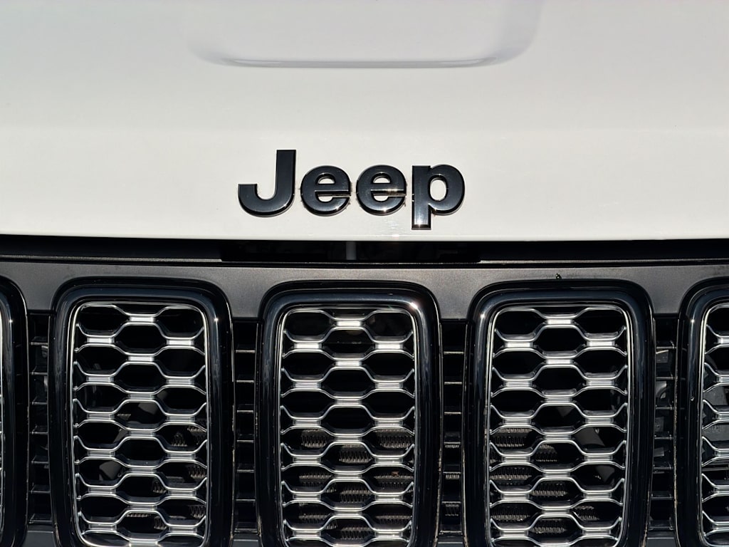 Thumbnail: 2021 Jeep Grand Cherokee - 6