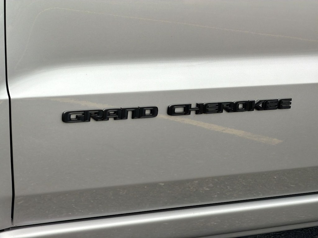 Thumbnail: 2021 Jeep Grand Cherokee - 6