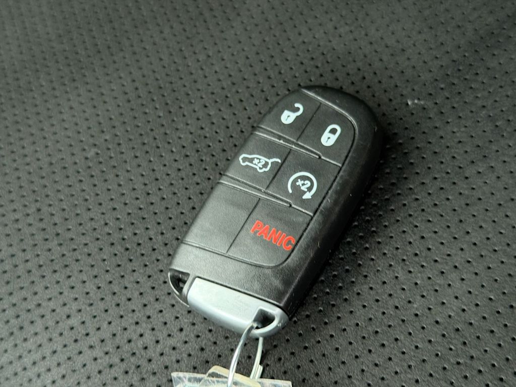 Thumbnail: 2021 Jeep Grand Cherokee - 18