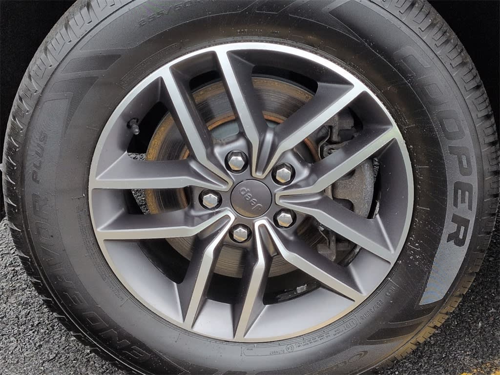 Thumbnail: 2021 Jeep Grand Cherokee - 7