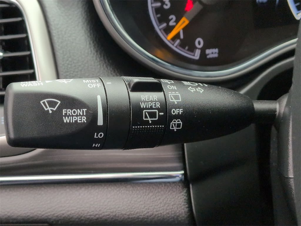 Thumbnail: 2021 Jeep Grand Cherokee - 35