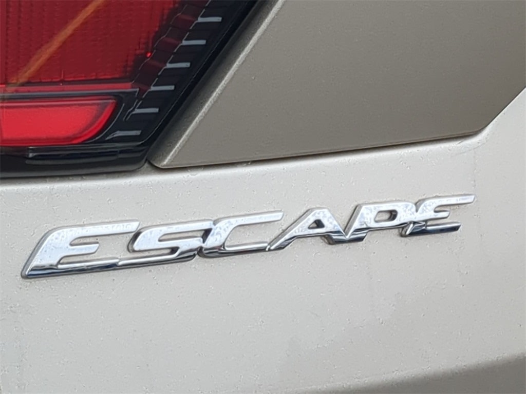 2017 Ford Escape SE 26