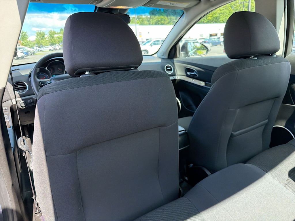 Thumbnail: 2015 Chevrolet Cruze - 11