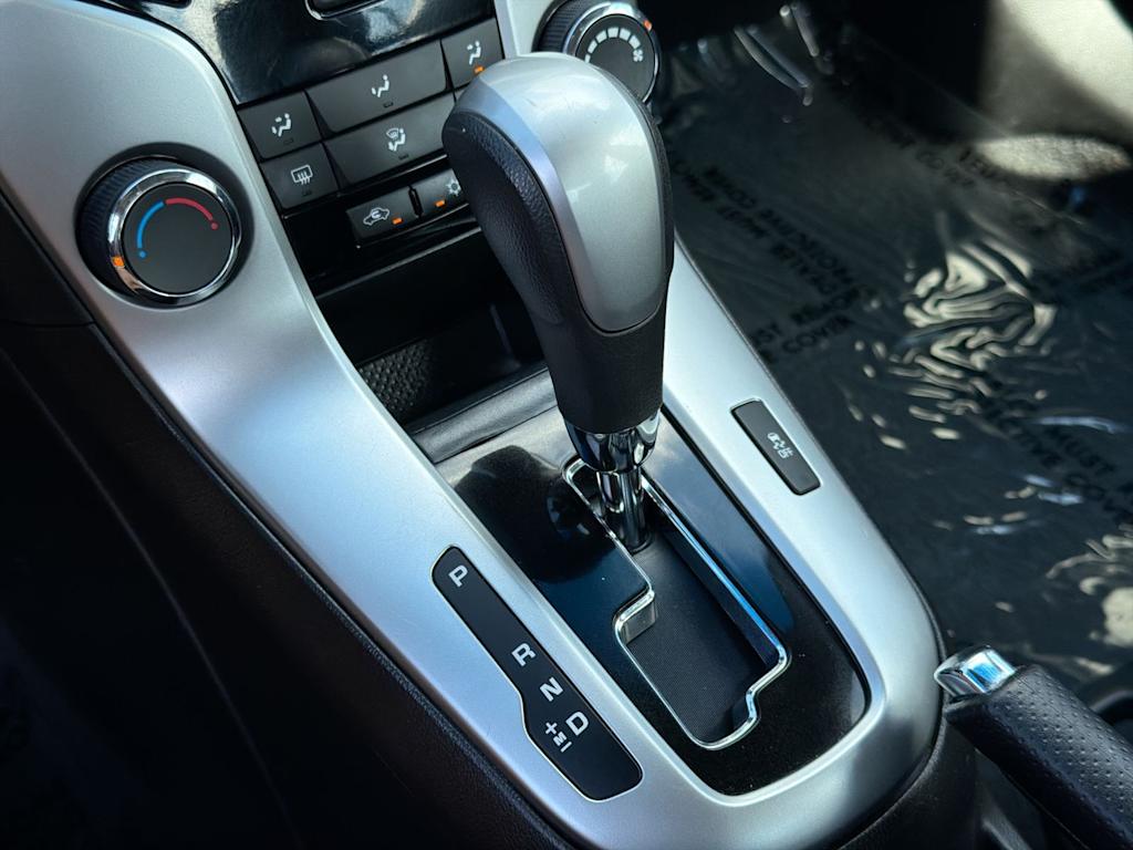 Thumbnail: 2015 Chevrolet Cruze - 37