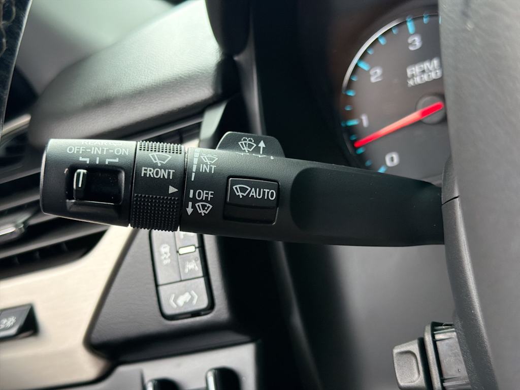 Thumbnail: 2019 GMC Yukon XL - 32