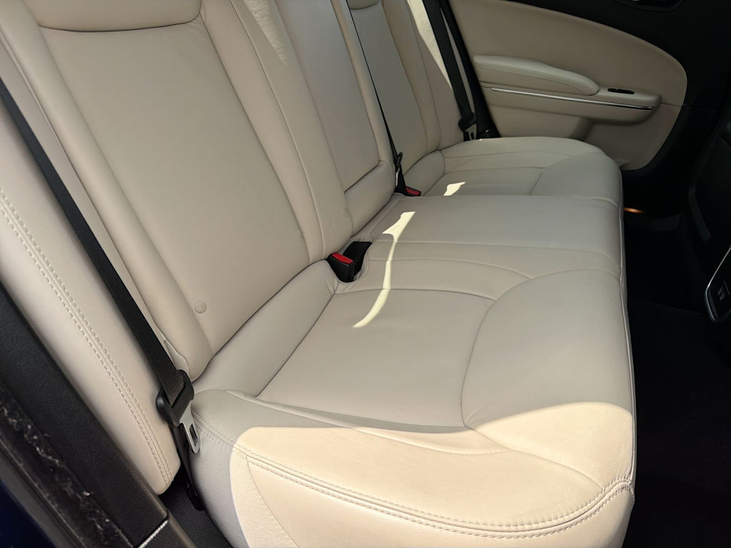 Thumbnail: 2017 Chrysler 300 - 27