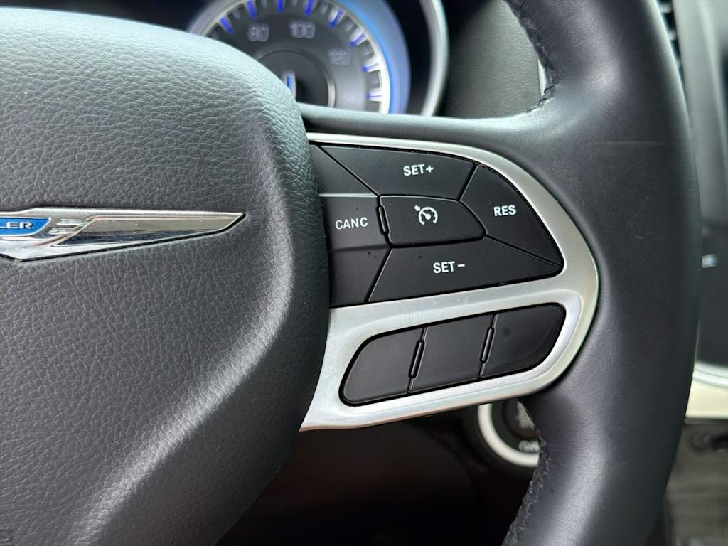 Thumbnail: 2017 Chrysler 300 - 30