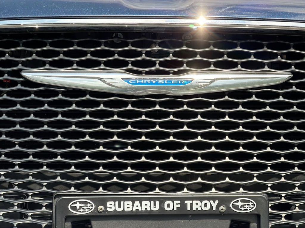 Thumbnail: 2017 Chrysler 300 - 17