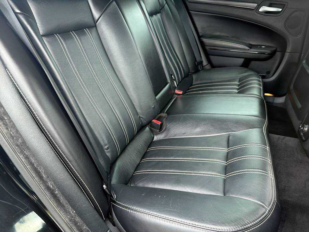 Thumbnail: 2014 Chrysler 300 - 28