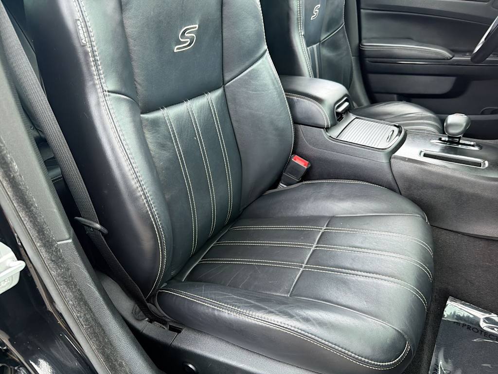 Thumbnail: 2014 Chrysler 300 - 29