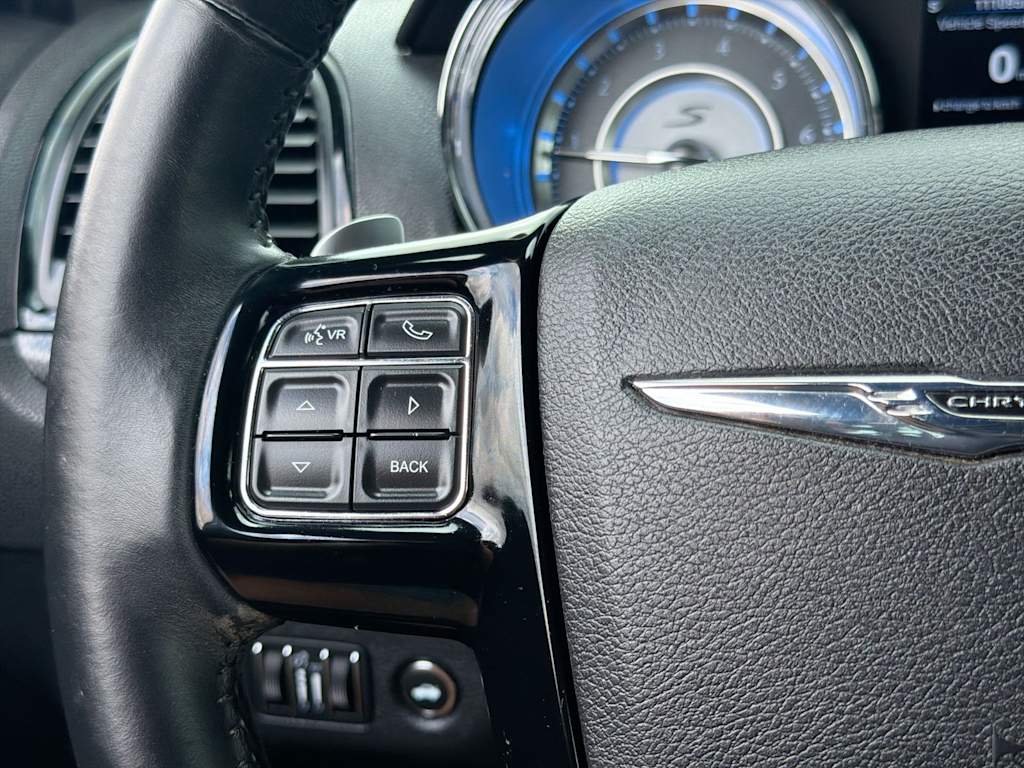 Thumbnail: 2014 Chrysler 300 - 30