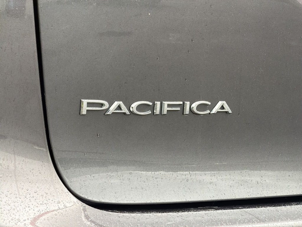 Thumbnail: 2022 Chrysler Pacifica - 6