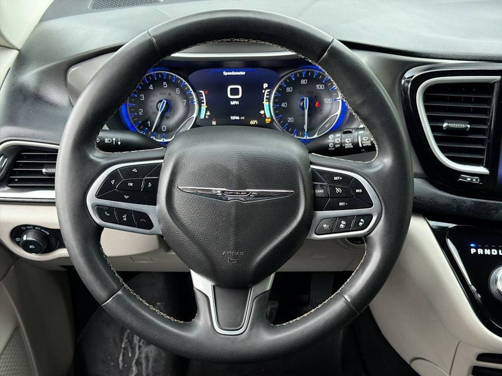 Thumbnail: 2022 Chrysler Pacifica - 13