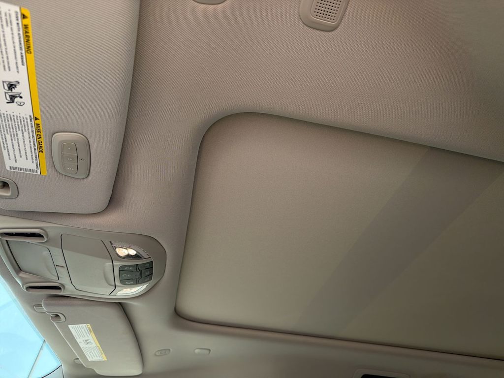 Thumbnail: 2023 Chrysler Pacifica - 25