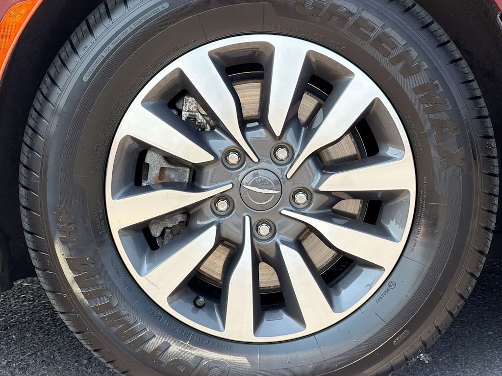 Thumbnail: 2023 Chrysler Pacifica - 7