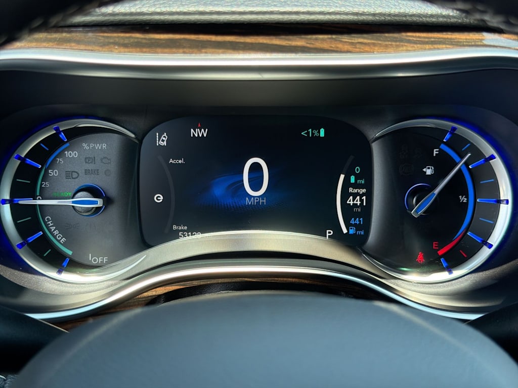 Thumbnail: 2023 Chrysler Pacifica - 36