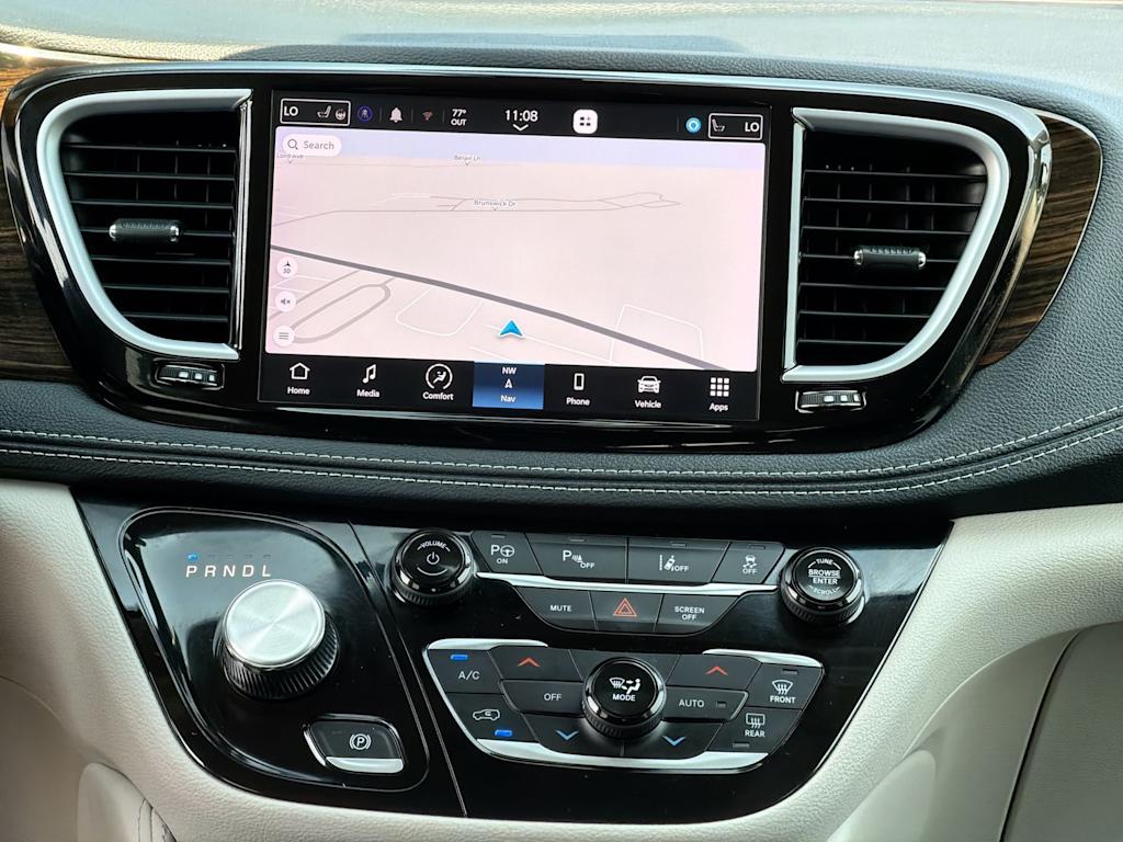 Thumbnail: 2023 Chrysler Pacifica - 13
