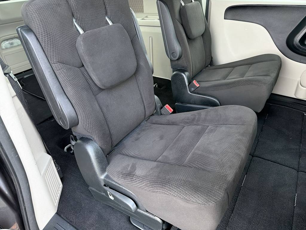 Thumbnail: 2016 Dodge Grand Caravan - 28