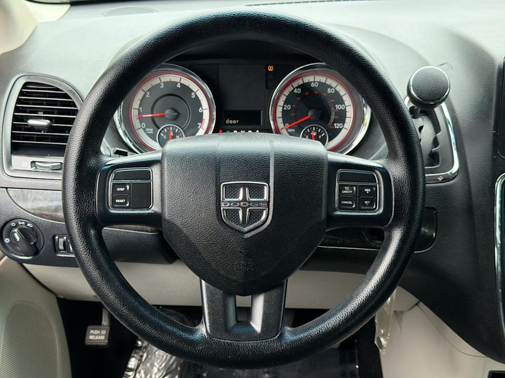 Thumbnail: 2016 Dodge Grand Caravan - 13