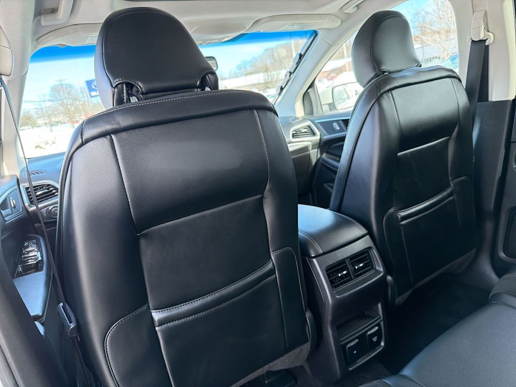 Thumbnail: 2016 Ford Edge - 13