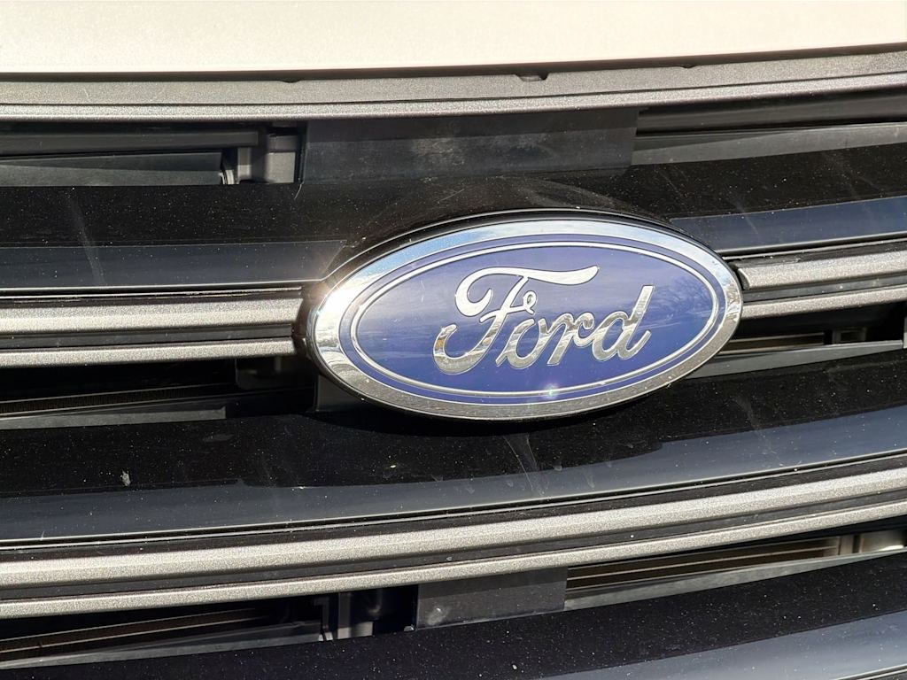 Thumbnail: 2016 Ford Edge - 25