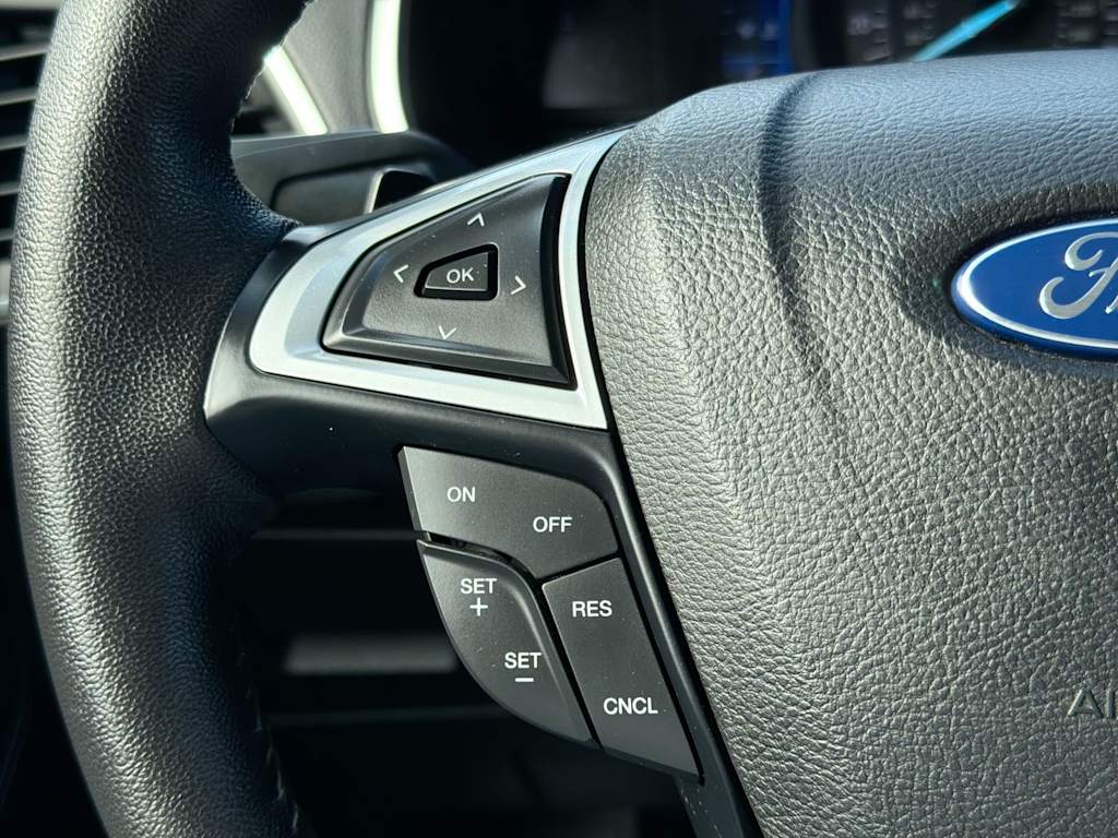 Thumbnail: 2016 Ford Edge - 32