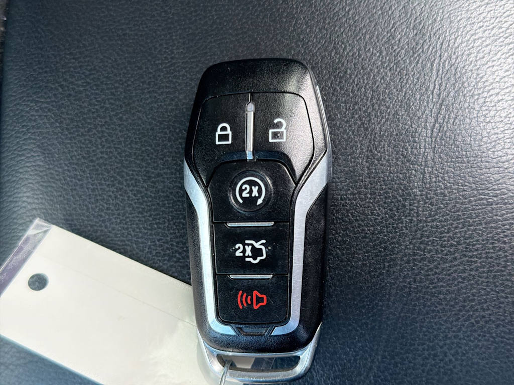 Thumbnail: 2016 Ford Edge - 19