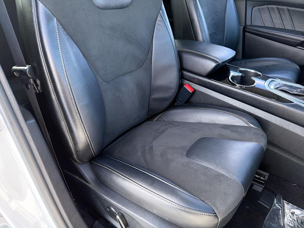 Thumbnail: 2016 Ford Edge - 12