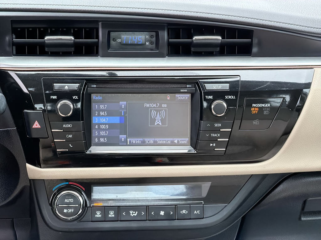 Thumbnail: 2015 Toyota Corolla - 13