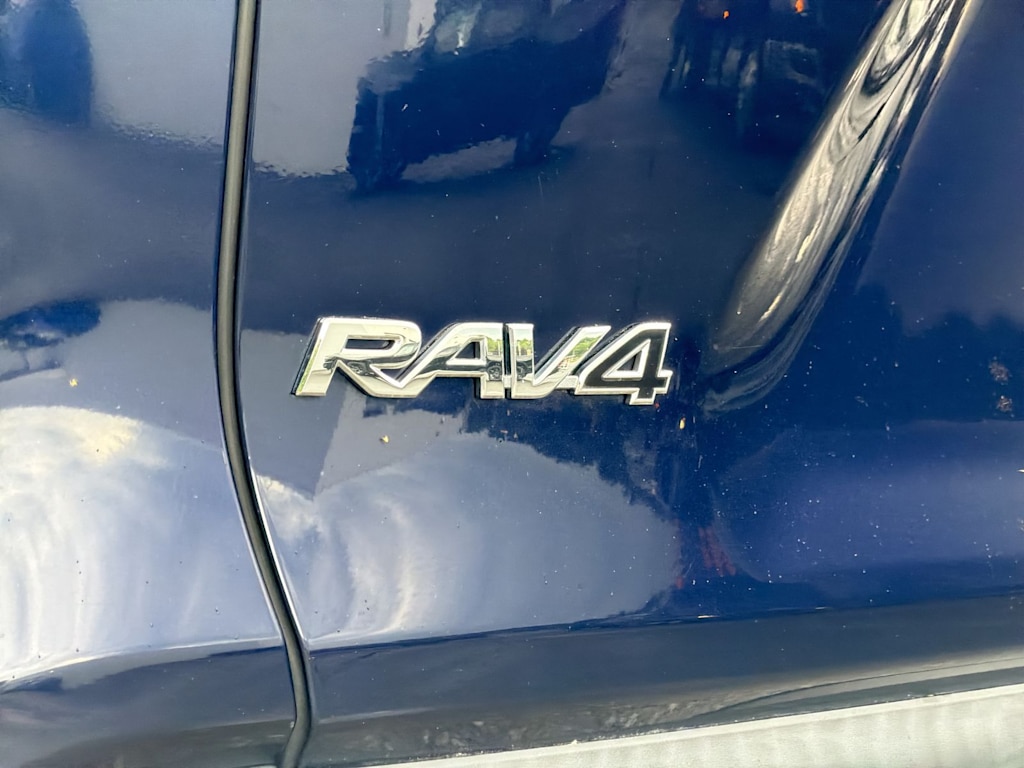 Thumbnail: 2019 Toyota RAV4 - 25